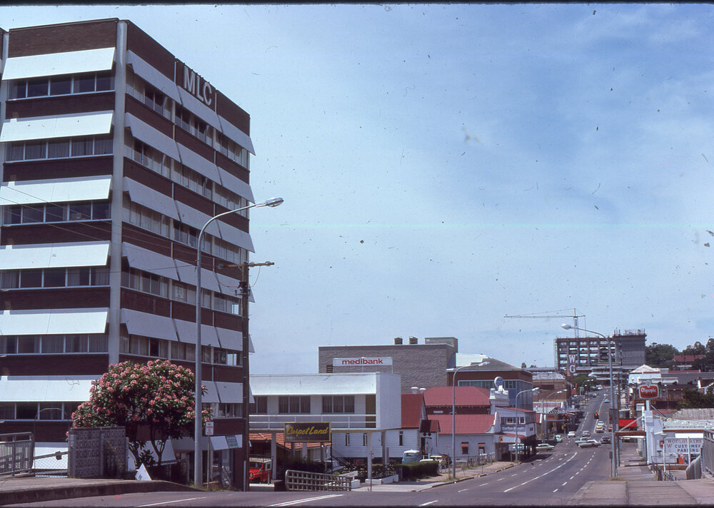 Streetscape looking south along East Street, Ipswich, 1977-1978