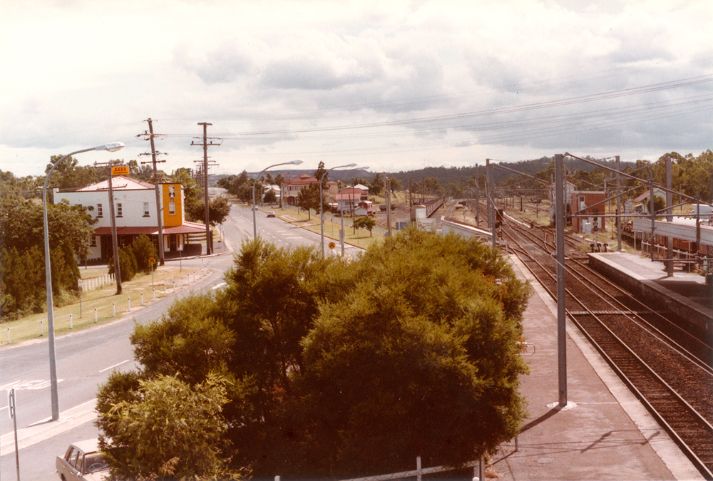 Hotel Kerwick and Redbank Railway Station, Brisbane Road, Redbank, Ipswich, 1976