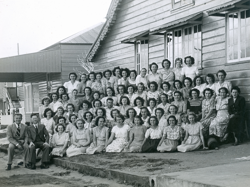 Staff at Howes Clothing factory, North Ipswich, 1949