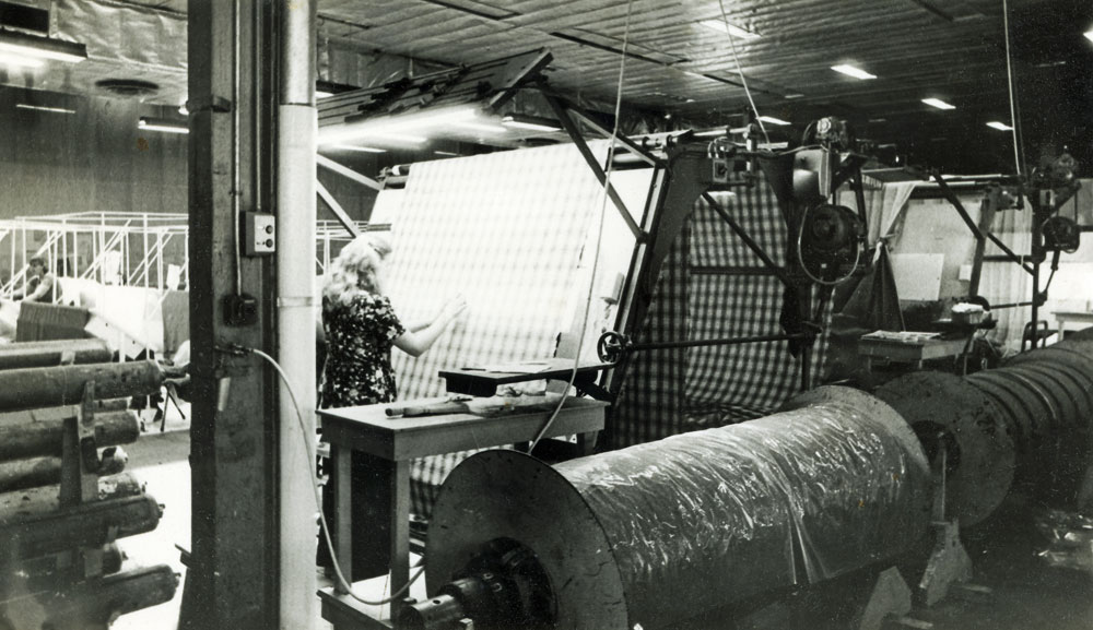 Interior of Morris Woollen Mills, Redbank, Ipswich, c.1977