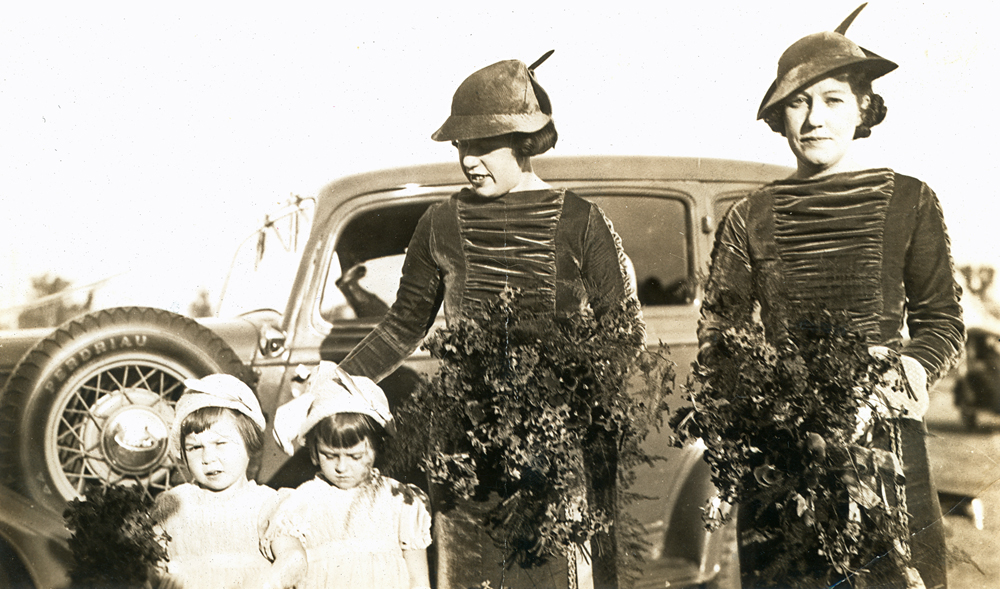 Bridesmaids of the wedding of Thelma Sellars and Vince Mullan, Rosewood, Ipswich, 1937