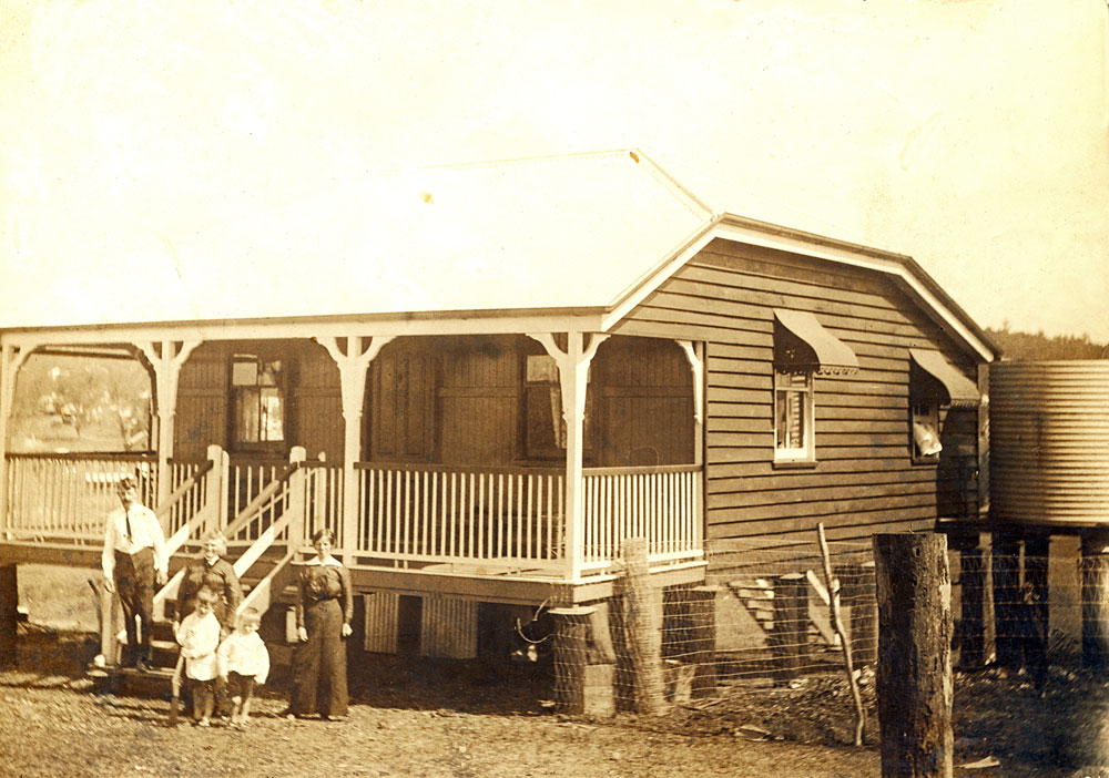 Hislop home at Booval, Ipswich, 1913