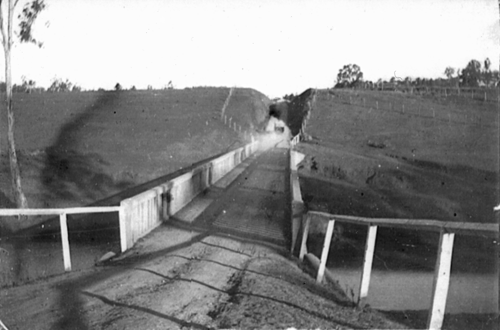 Hancock Bridge on Albion Street from Woodend, Ipswich, 1920s