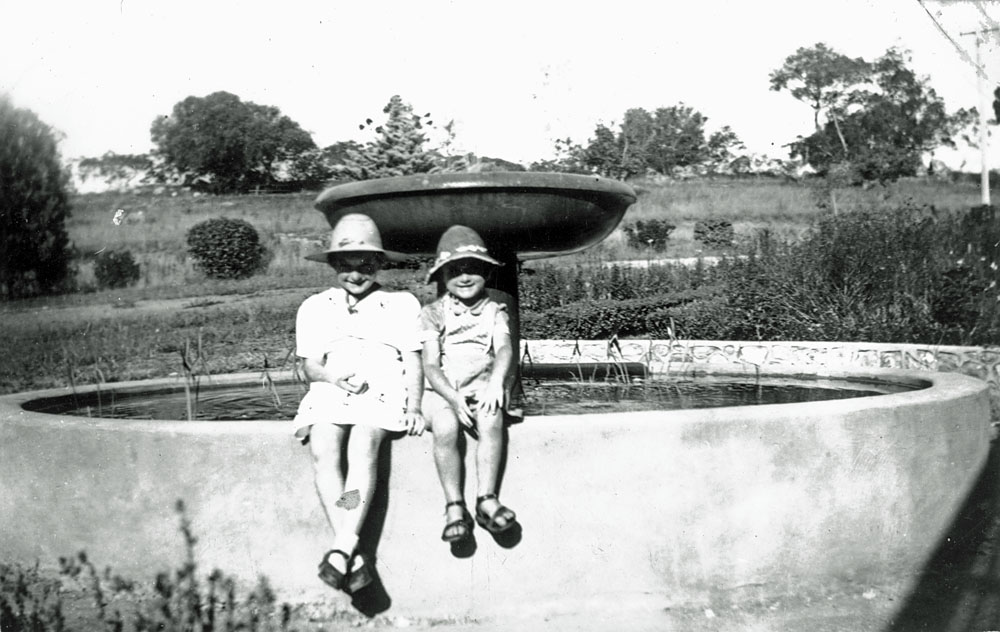 Children at Queens Park Fish Pond, Ipswich, late 1940s