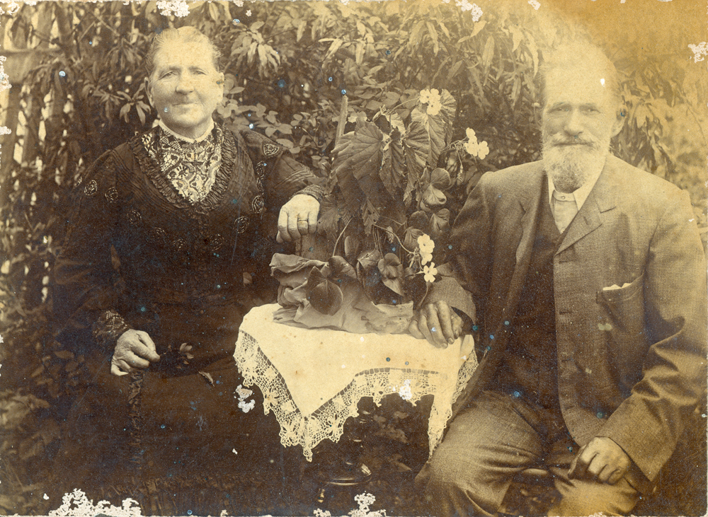 Isabella and Jack Johnston, Lanefield, Ipswich, 1931