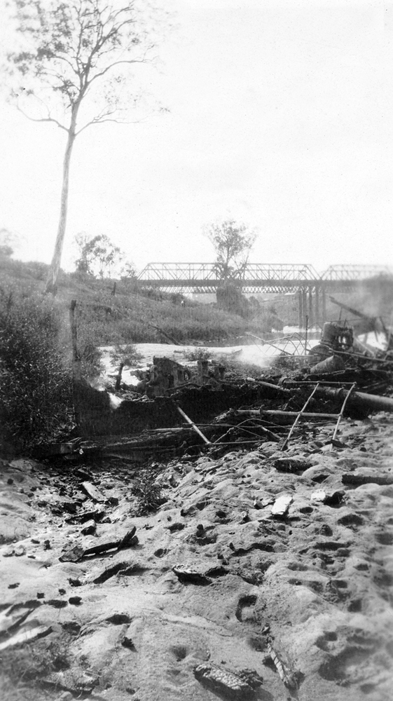 Remains of Percy Manders' Eclipse (boat), burnt out 1936 -1937