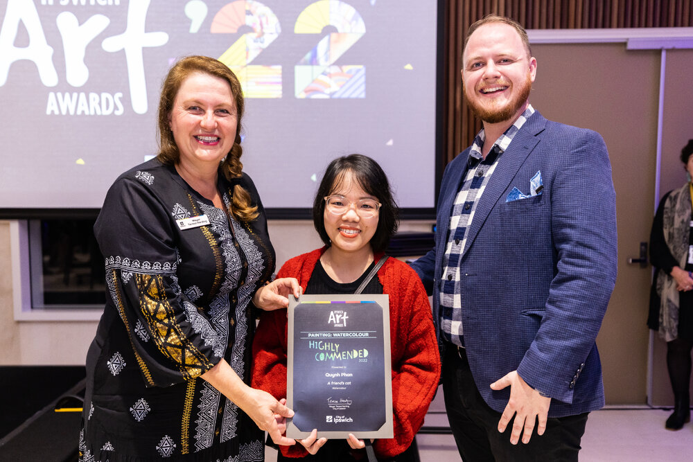 Mayor Teresa Harding with artist Quynh Phan and Councillor Andrew Fechner, at the Ipswich Art Awards, 2022