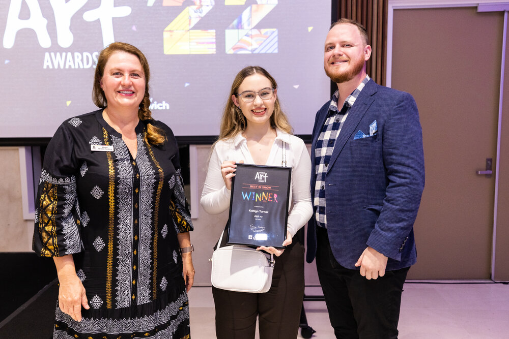 Mayor Teresa Harding with artist Kaitlyn Turner and Councillor Andrew Fechner at the Ipswich Art Awards, 2022