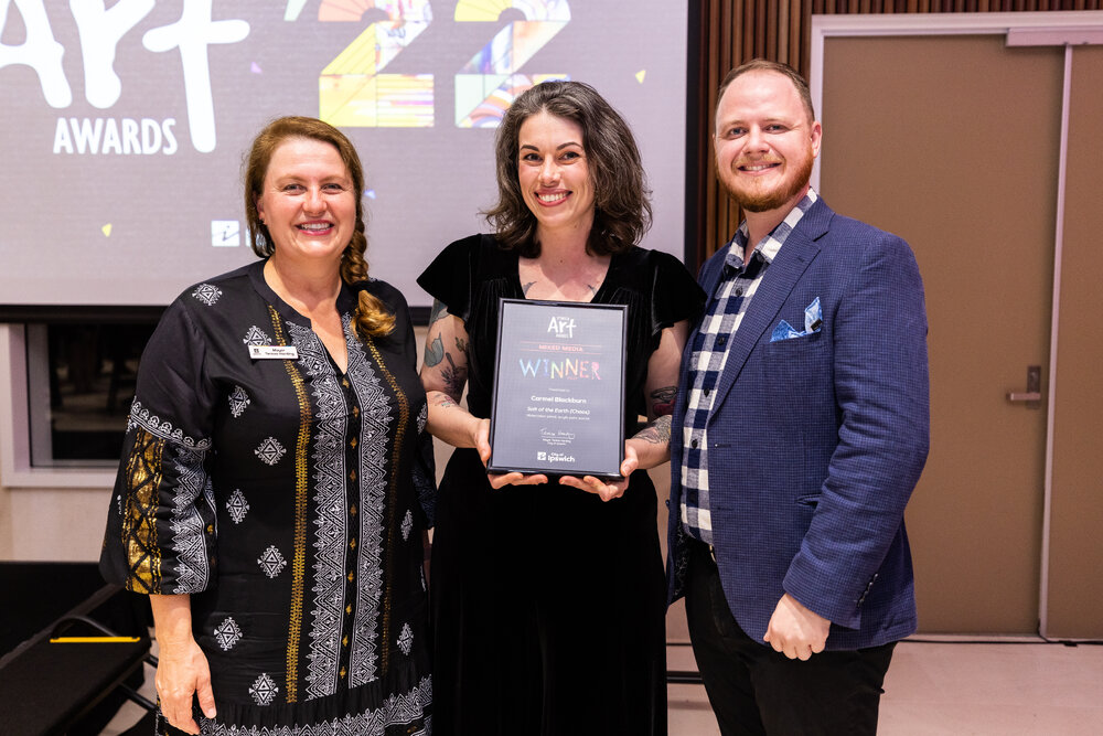 Mayor Teresa Harding with artist Carmel Blackburn and Councillor Andrew Fechner, at the Ipswich Art Awards, 2022