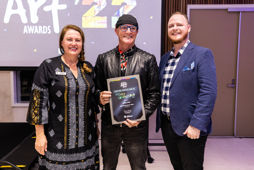 Mayor Teresa Harding with artist Robin Auld and Councillor Andrew Fechner at the Ipswich Art Awards, 2022