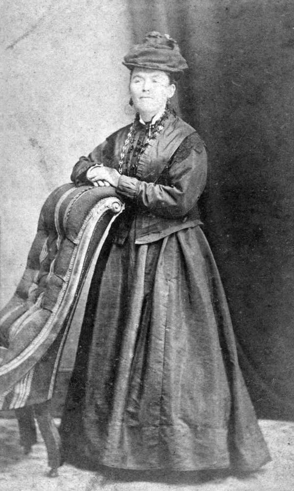 Winnie Hogan, Ipswich, 1878-1882