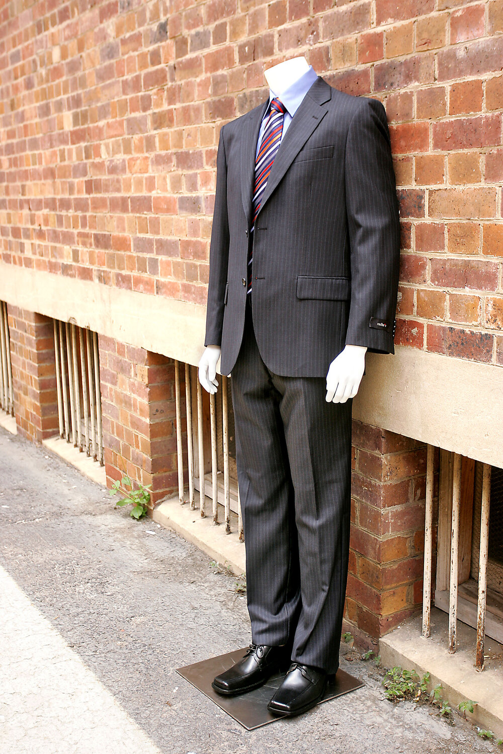 Mannequin wearing a suit from Rawlings, Ipswich, January 2007 