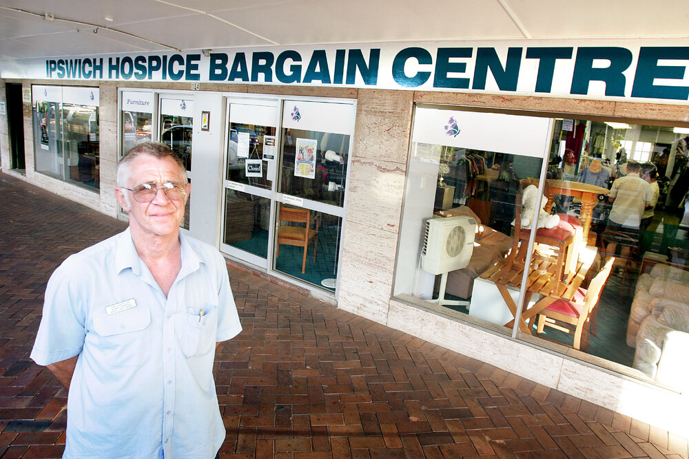 Alan Cowell of Ipswich Hospice Bargain Centre, Brisbane Street, Ipswich, May 2007