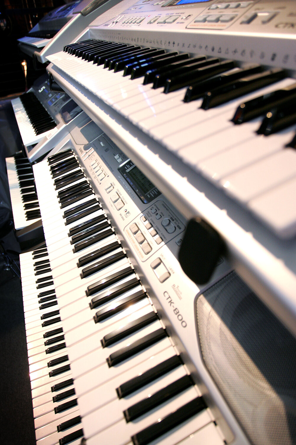 Keyboards at Word of Mouth Music, Brisbane Road, Booval, Ipswich, May 2007