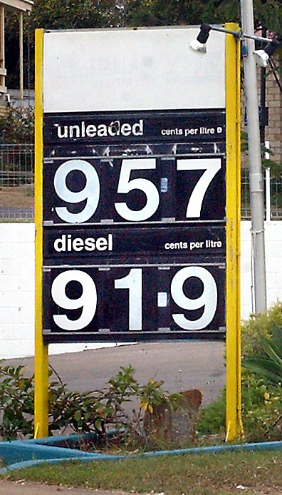 Kangaroo Fuel service station, Brisbane Street, Ipswich, May 2004