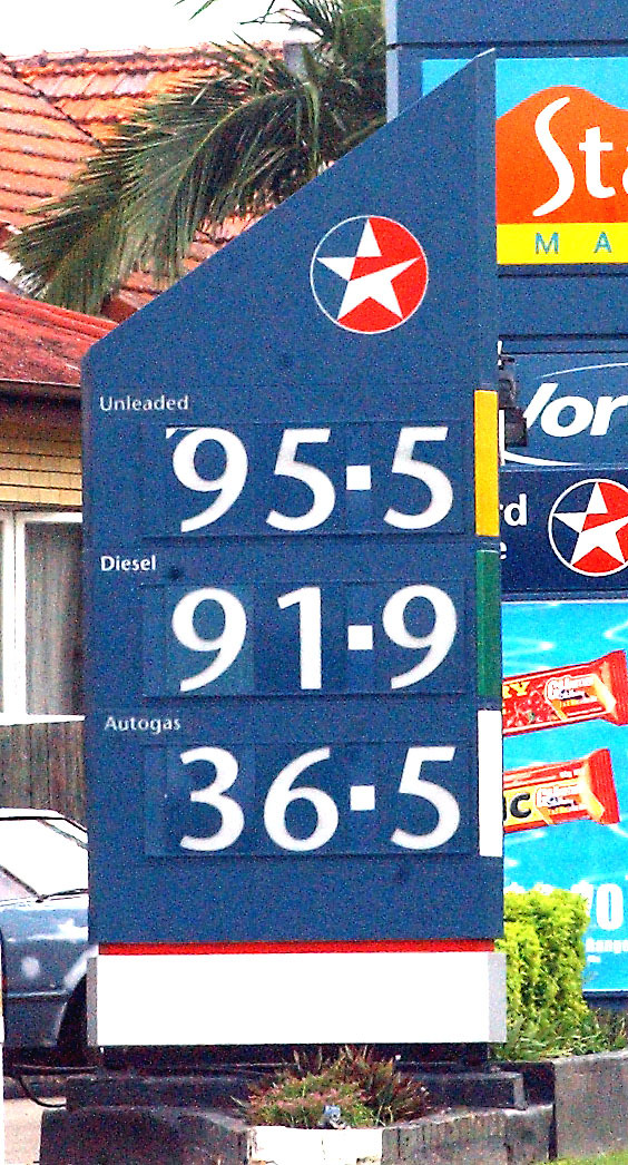 Caltex service station, Brisbane Road, Ipswich, May 2004