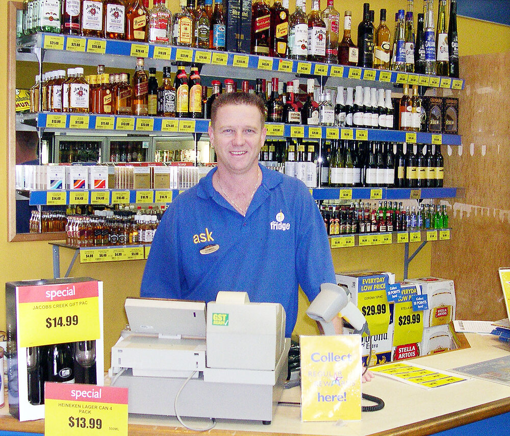 Dominic Potter at The Fridge at Forest Lake Village, Ipswich, June 2004