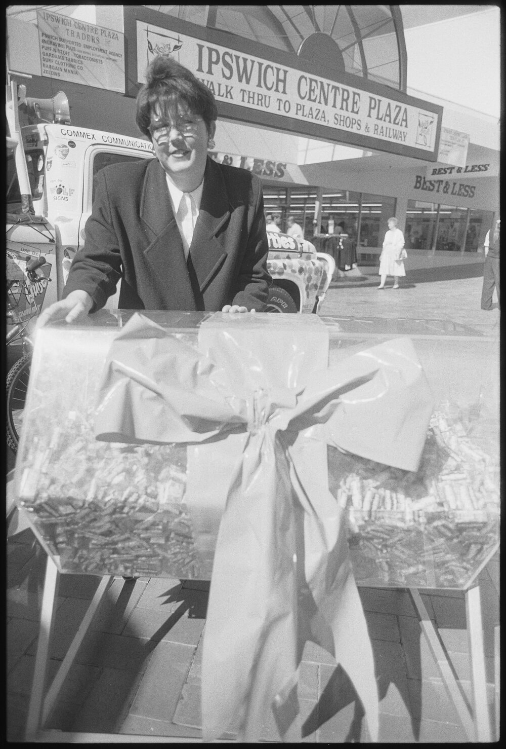 Unidentified lady in with competition entry barrel, Ipswich Centre Plaza, Nicholas Street, Ipswich, 1st August 1994