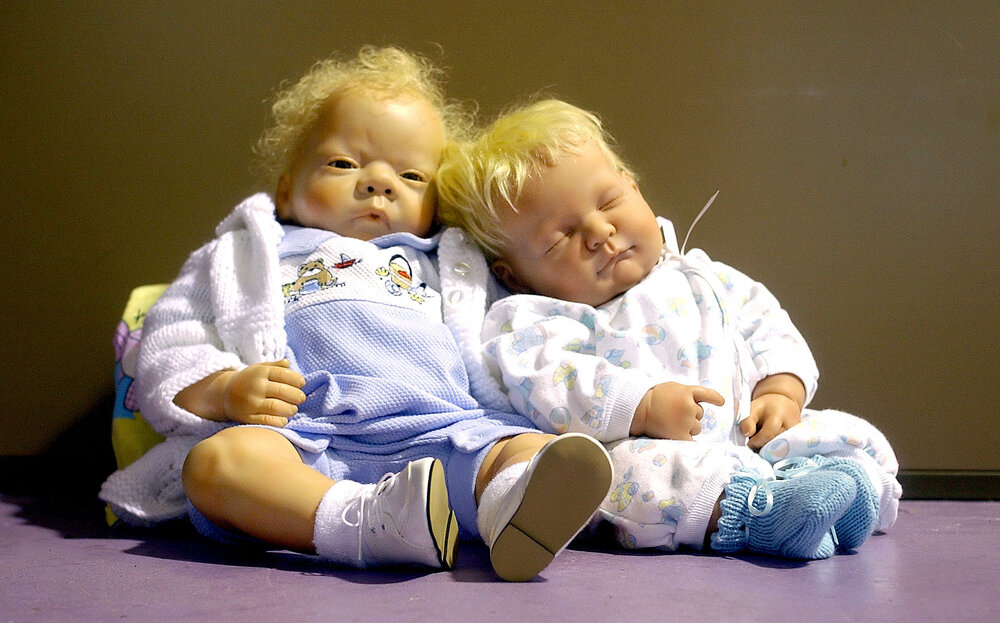 Metropole bar manager, Ian Johnstone, Ipswich, January 2005 