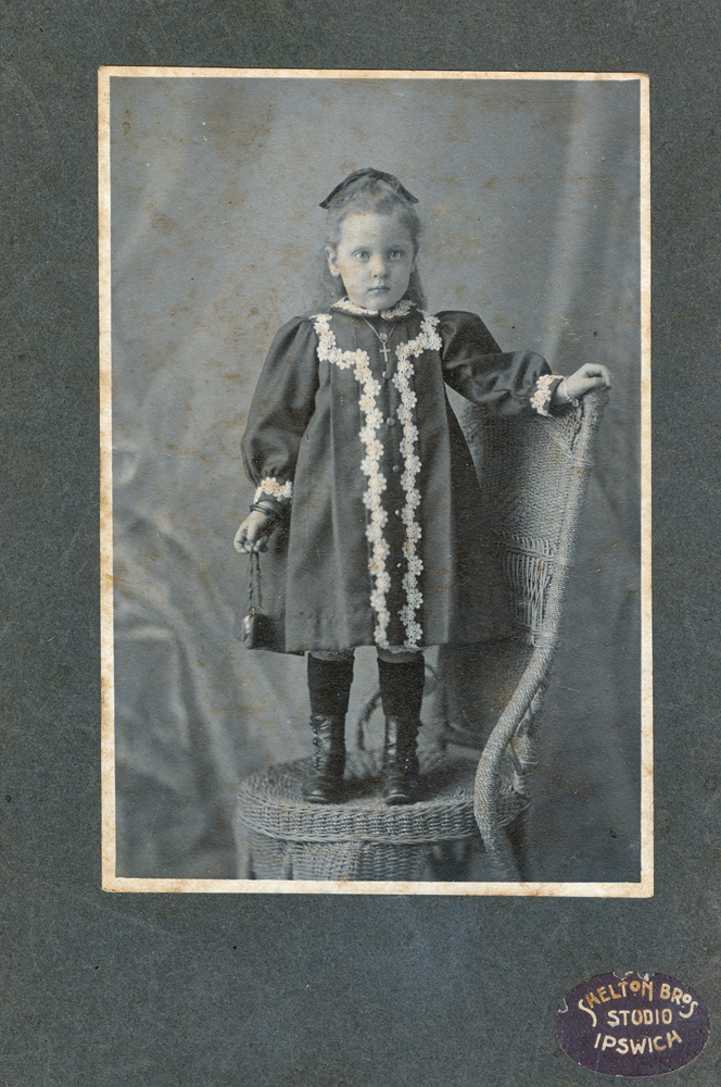 Studio portrait of an unidentified girl, Ipswich, 1903-1909