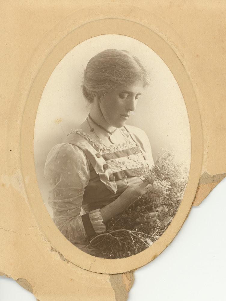 Portrait of Elizabeth Cameron, c.1900