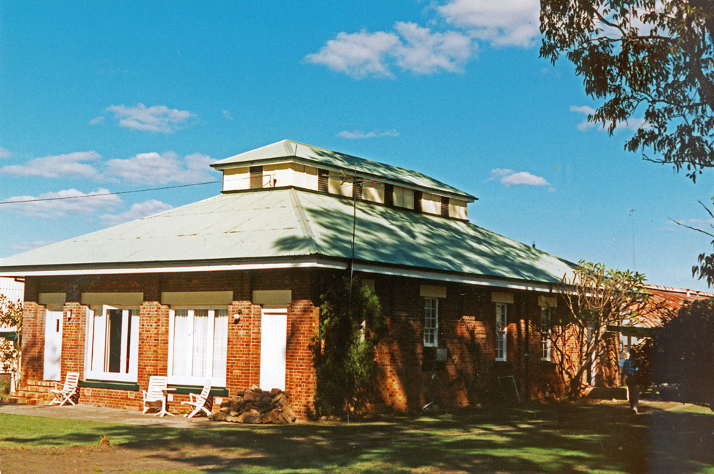 Old butcher's shop from the Redbank Meatworks, 45 River Road, Redbank, Ipswich, 1991