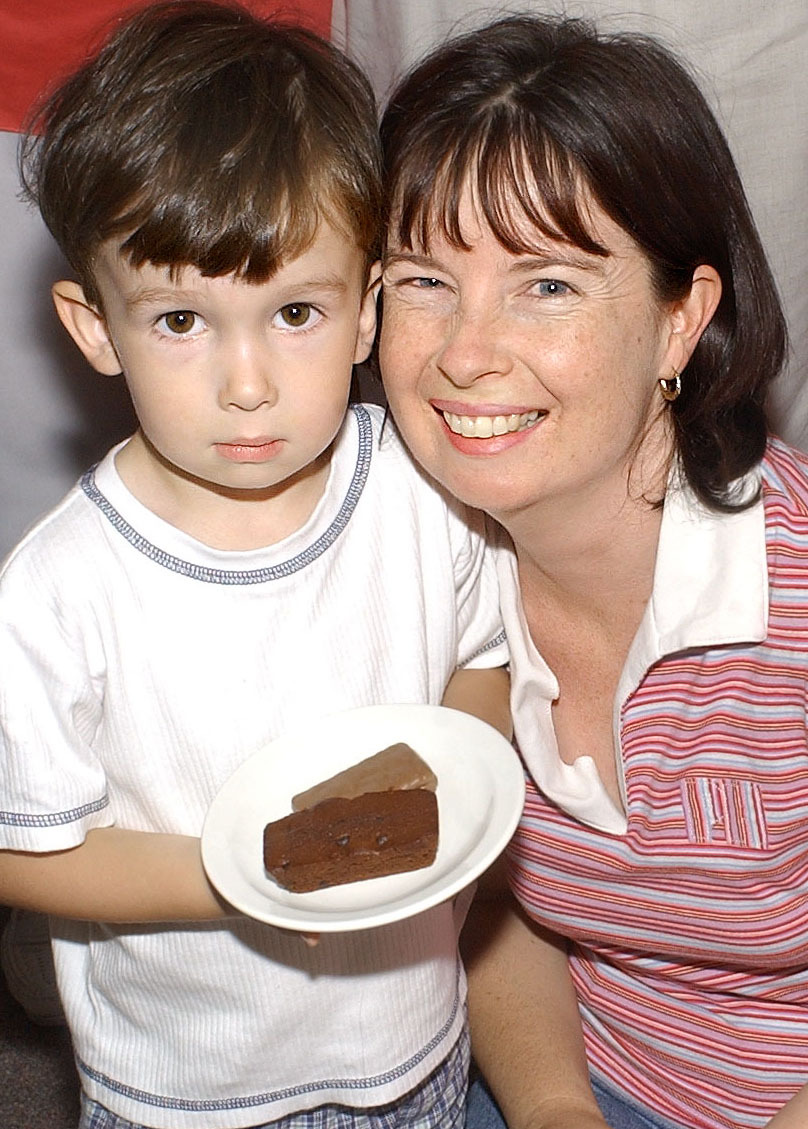 Jeremy and Germaine Lennon at the morning tea in aid of the Asian tsunami victims, Ipswich, 12th January 2005 