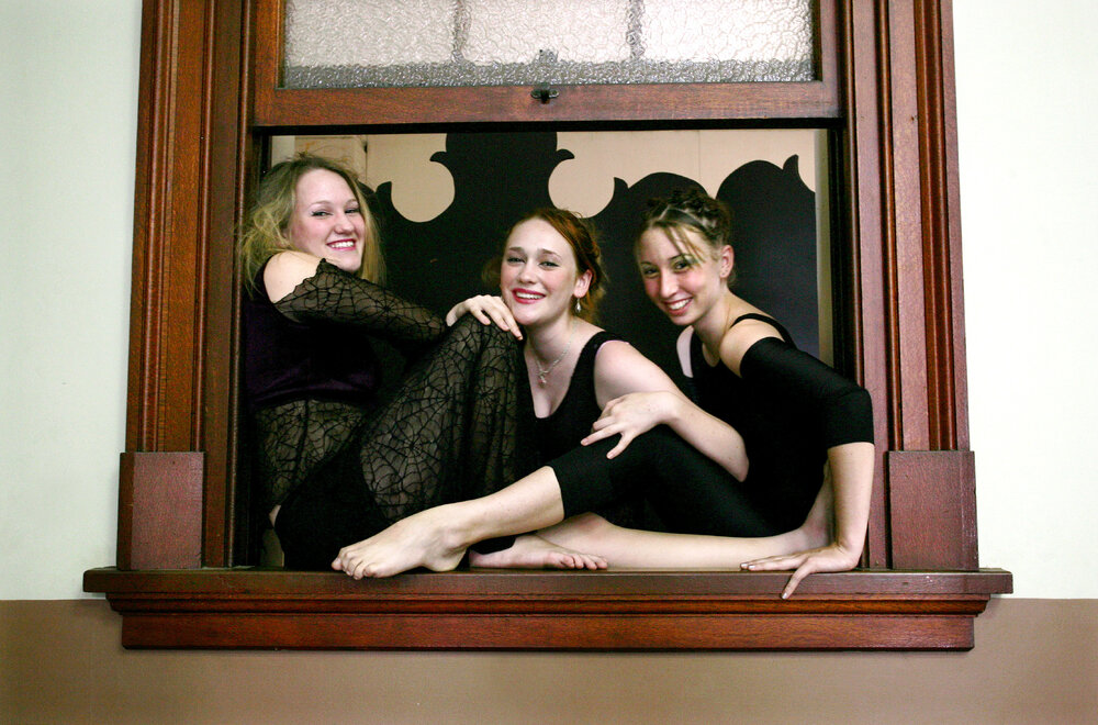 Part of the cast of A Mid Summer's Nights Dream Vanessa Madden (Peaseblossom), Kel Illingworth (Moth), and Abbey Risson (Duck), Ipswich, 20th January 2005 