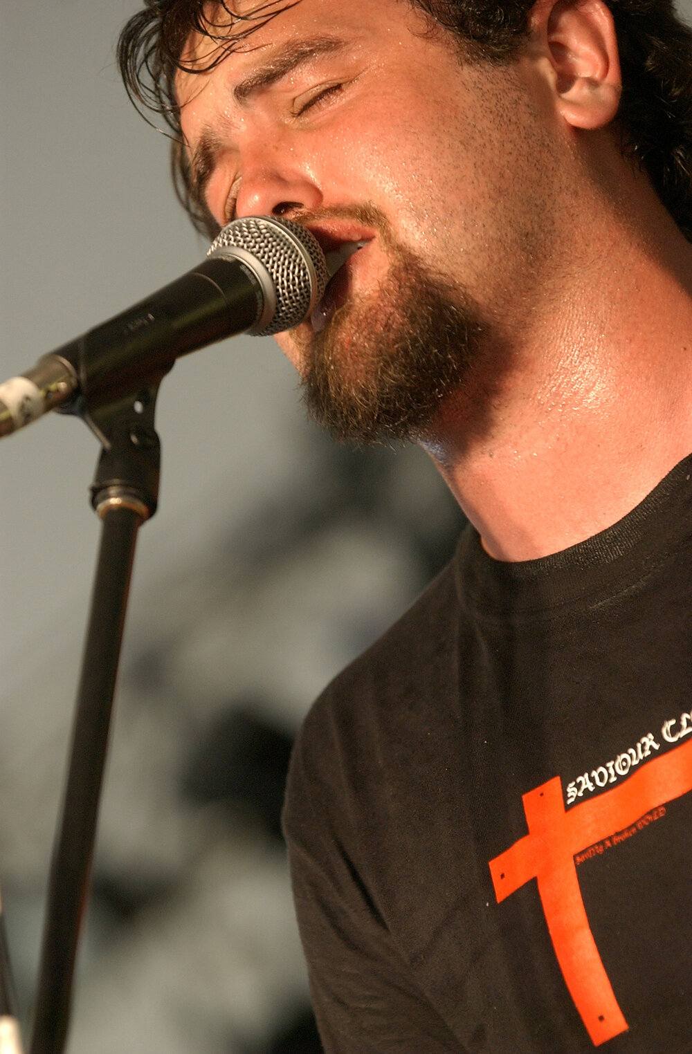 Guitarist/vocalist from christian nu-metal band Jael singing his convictions at Sonfest, Ipswich, 20th January 2005
