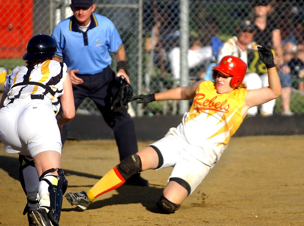 Runner narrowly makes it back home in softball match, Ipswich, 23rd January 2005
