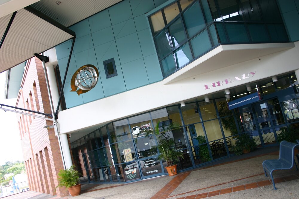 Global Information Link (Ipswich Libraries) main entrance, South Street, Ipswich, June 2004