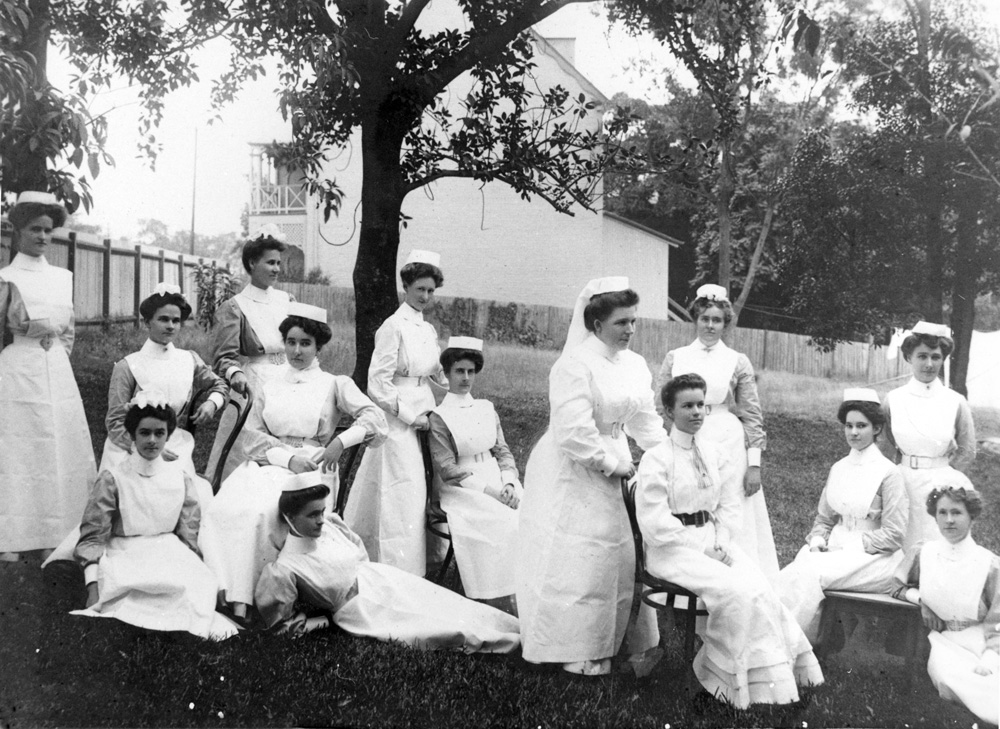 Lady Bowen Lying- In Hospital, Wickham Terrace, Brisbane, Graduation class of 1907