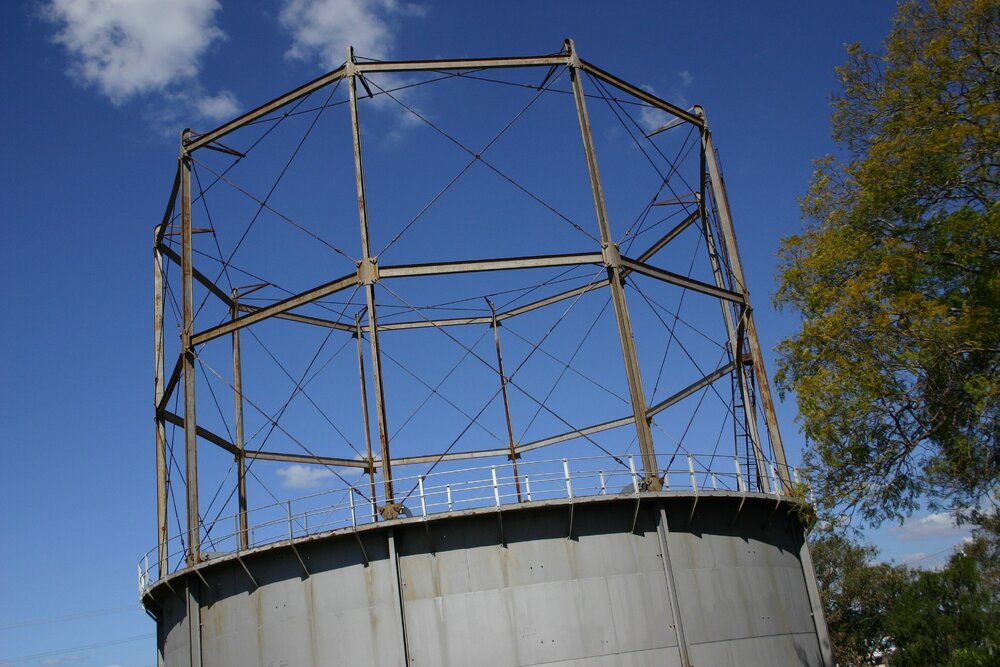 Gas-o-meter, The Terrace, North Ipswich, September 2004