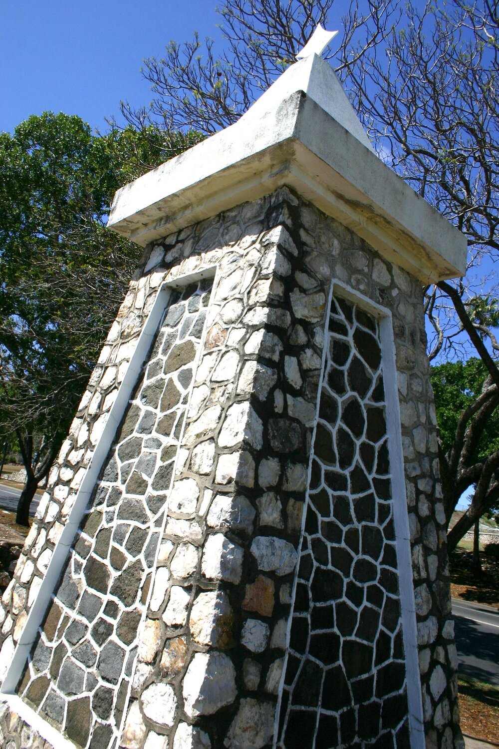 Cunningham memorial, at the base of Cunningham's Knoll, Queen Victoria Parade, Ipswich, 2005