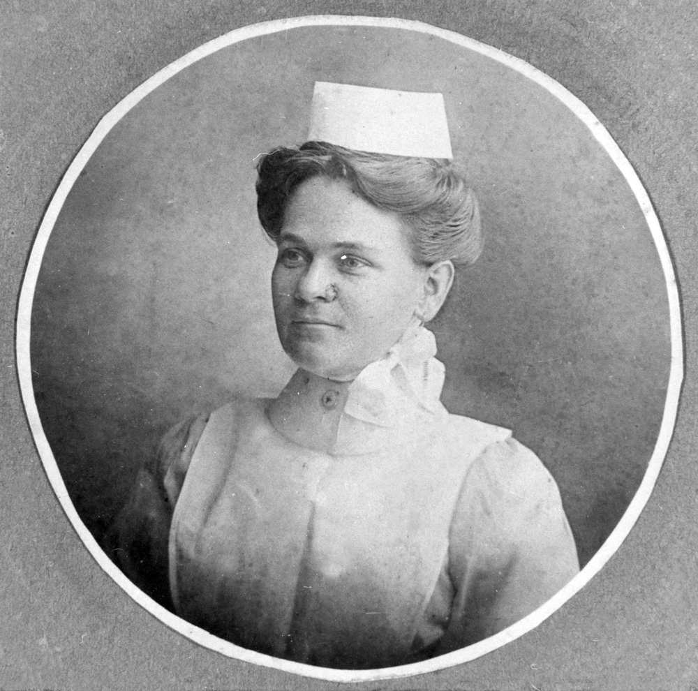 Louisa Linning on her graduation, Marburg, Ipswich, 1907