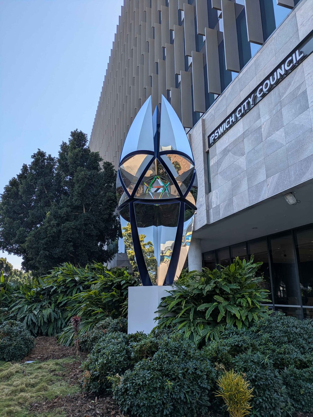 Standing, by Lincoln Austin, Tulmur Place, Ipswich, installed 2020