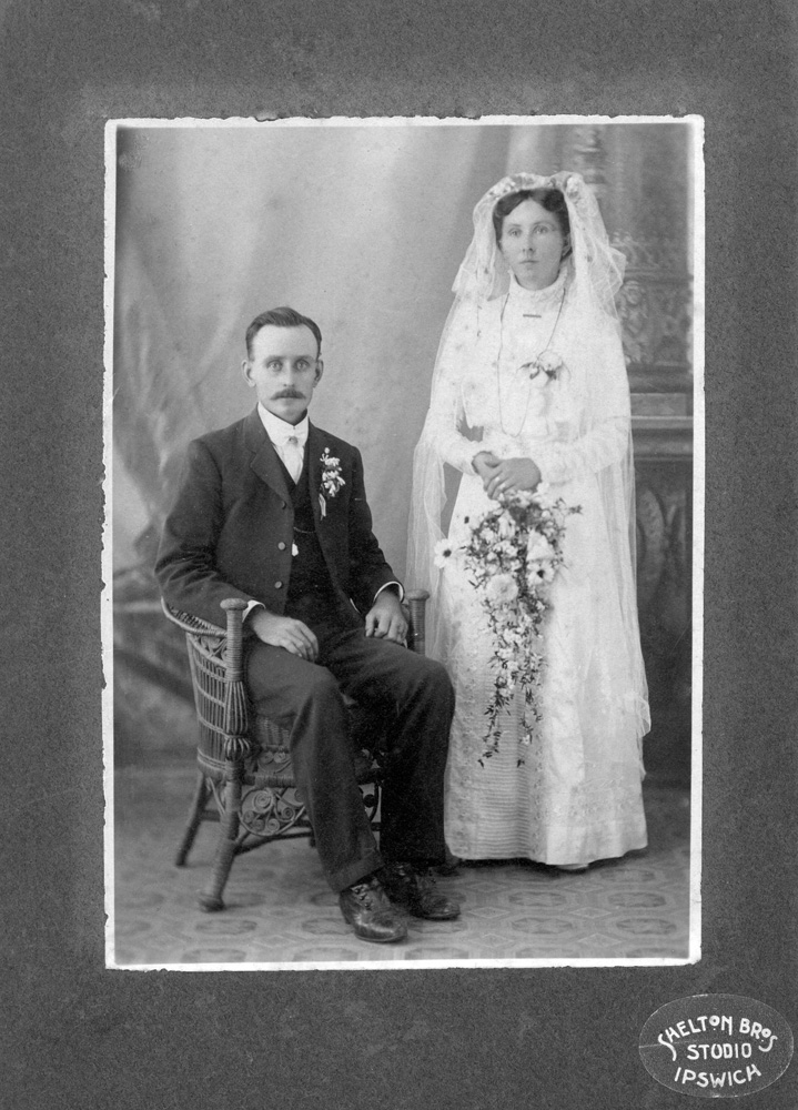 Formal wedding portrait of George Andrew Brown and Edna Marie Louise Jaenke, Ipswich, 1909