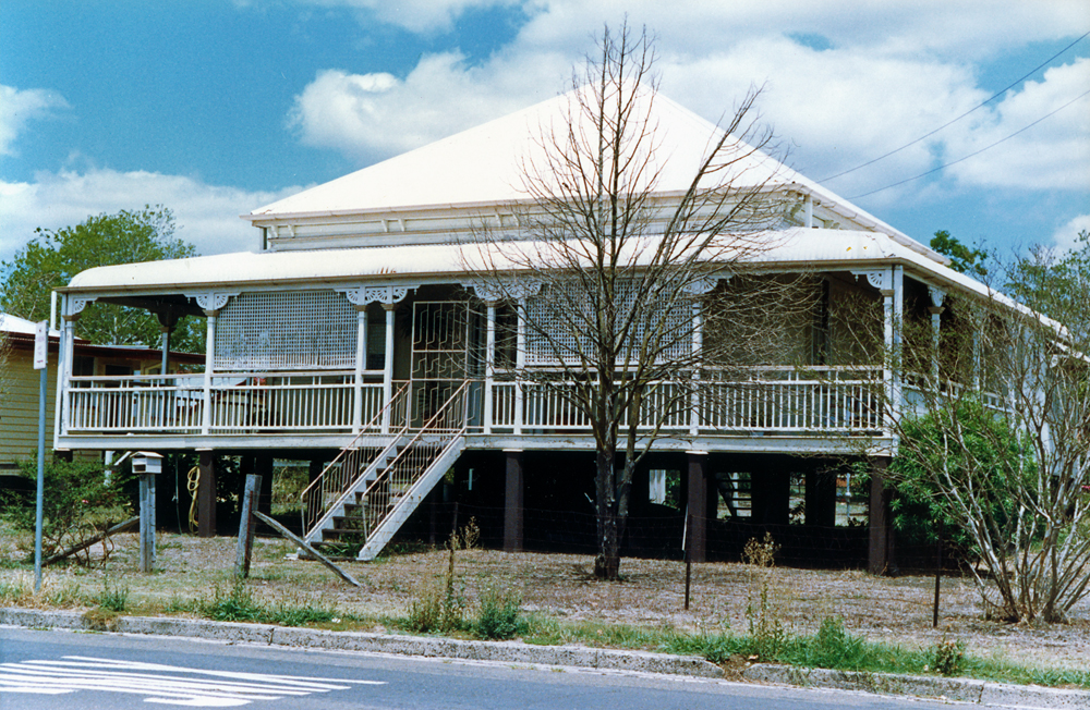South Station Road, No. 7, corner Railway Street, Booval, Ipswich, 1991