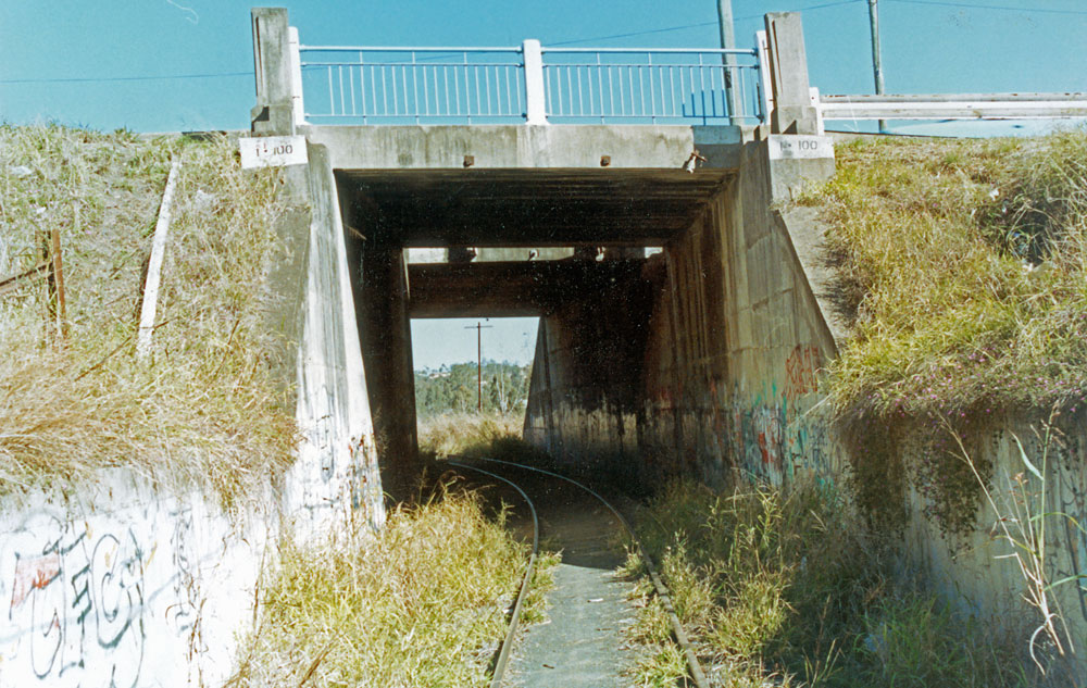 Bridge across Ipswich Road, part of the old Bundamba loop line, Redbank, Ipswich, 1991