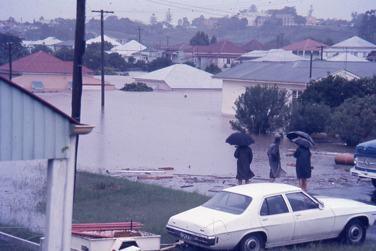 Flood waters continuing to rise, North Ipswich, Sunday morning, 27th January 1974