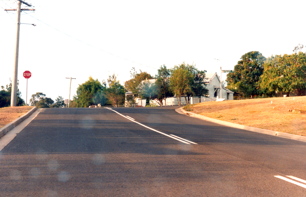 Braeside Road to No. 26 from Naomai Street, Bundamba, Ipswich, 1991