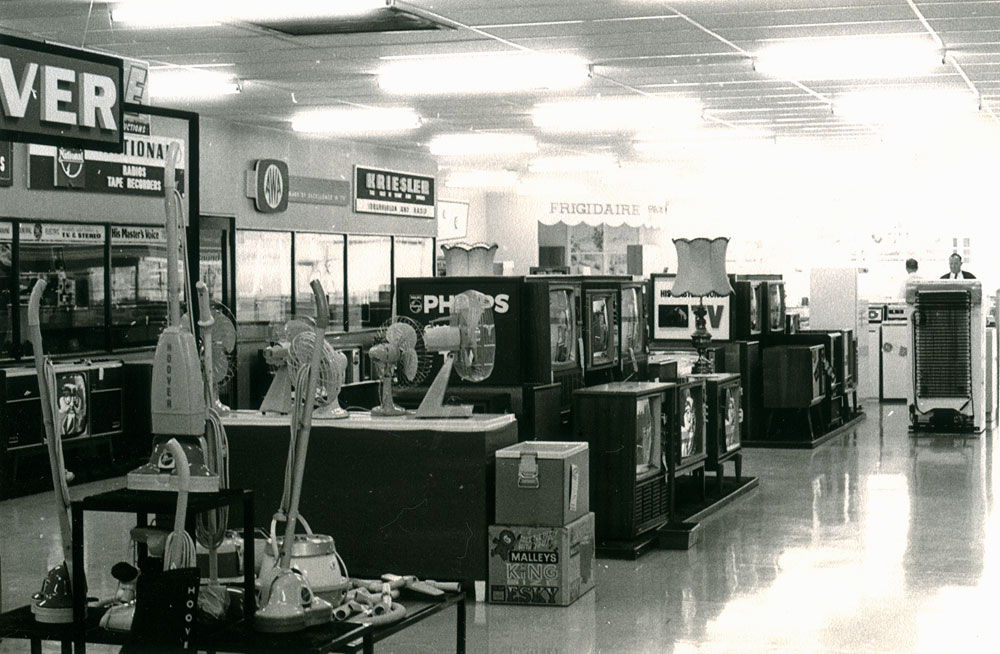 Interior of R T Edwards &amp; Sons, 66 East Street, Ipswich, c.1981