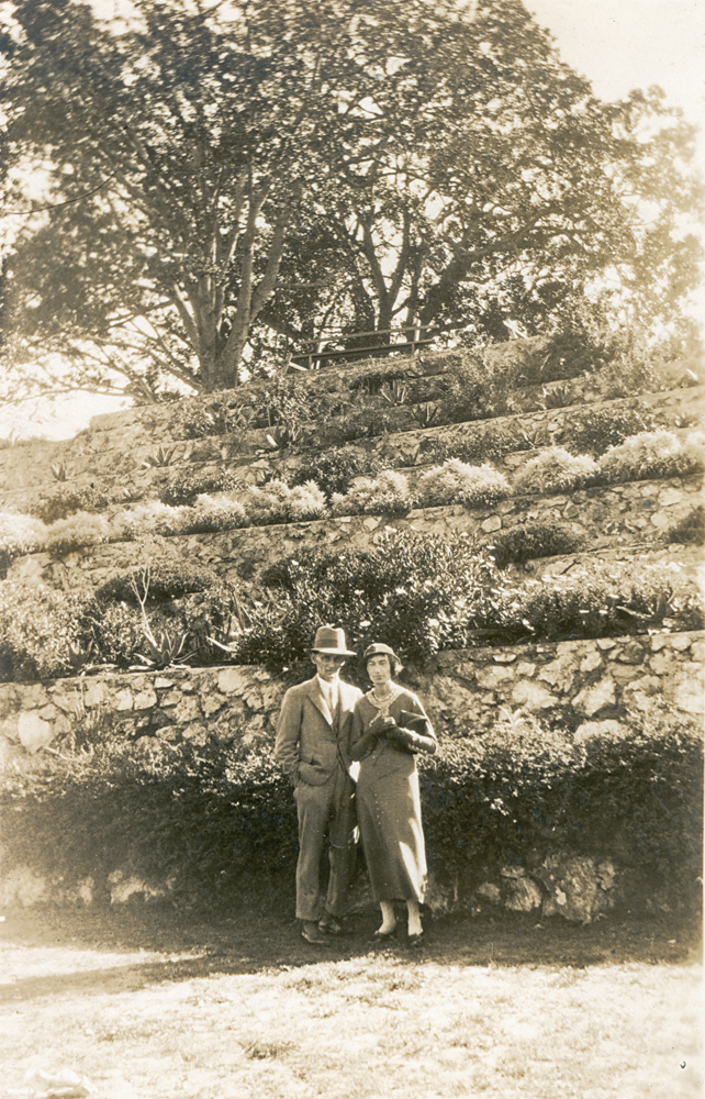 Stanley and Frances Larsen (nee Fox) at Cunningham's Knoll, Ipswich, 1934