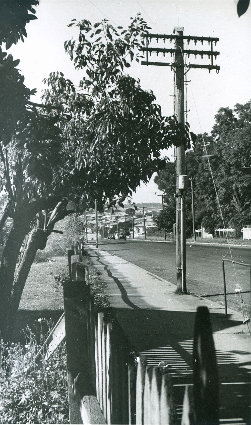 Believed to be Brisbane Street looking east from Chermside Road, Ipswich, 1940s