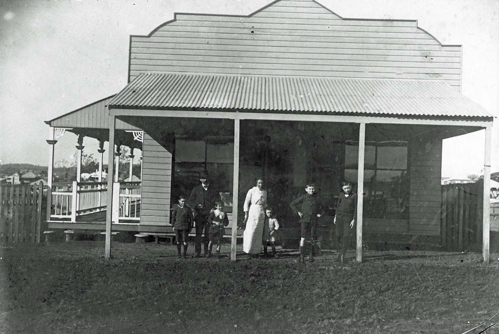 Shop at 17 Fox Street, Booval, Ipswich, 1913