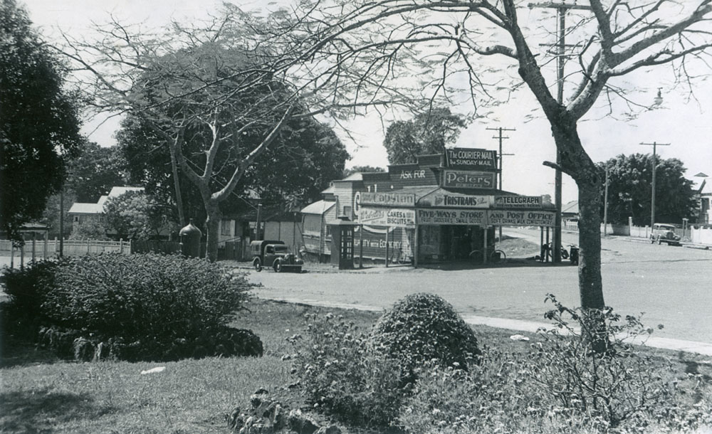 Fiveways Store &amp; Post Officer, corner of Brisbane &amp; Chermside Roads, Ipswich, 1940s