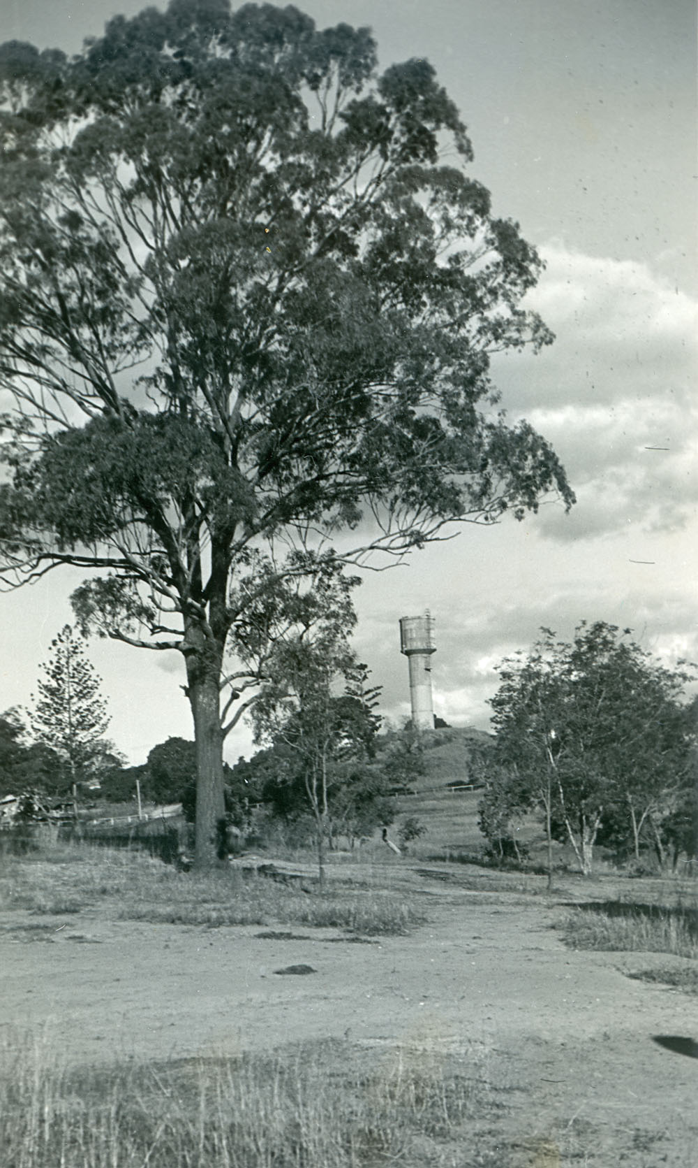 Water tower on the corner of Chermside Road and Tower Street, Eastern Heights, Ipswich, 1940s