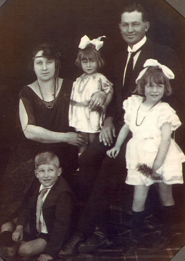 Horn family portrait, 1920s