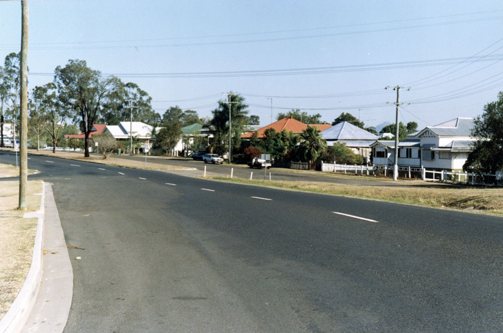 Waterworks Road streetscape, to No 14, Brassall, Ipswich, 1991
