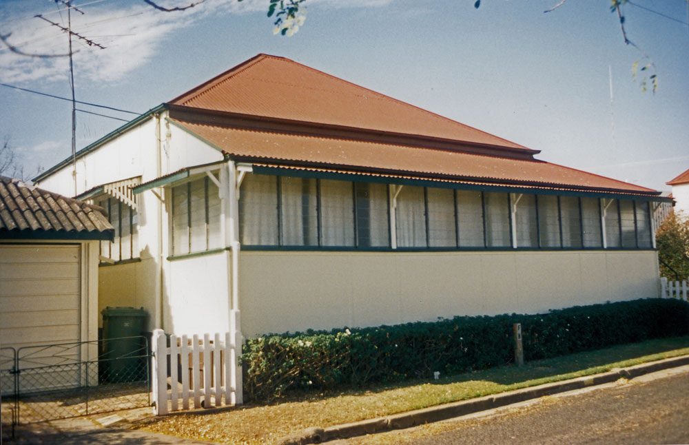 Lowry Lane, No 10, North Ipswich, 1991